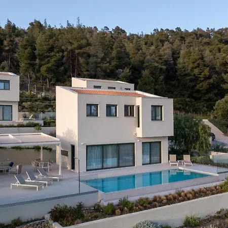 Olive Grove - With Private Pool And Garden 别墅