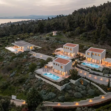 Olive Grove - With Private Pool And Garden 别墅