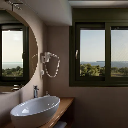 Olive Grove - With Private Pool And Garden 别墅 *