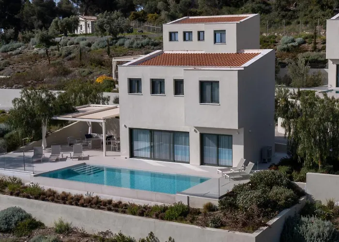 וילה Olive Grove - With Private Pool And Garden *